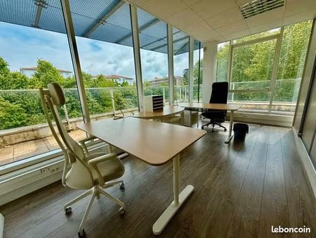 grand bureau privatif fermé 18m2 - espace de co-working