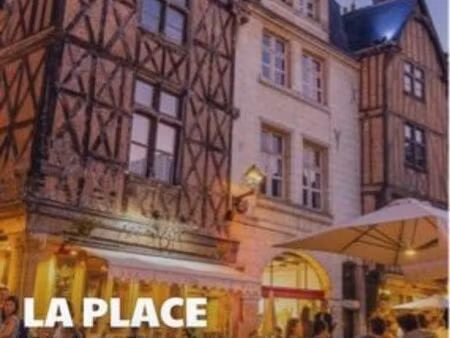◊ restaurant emplacement n°1 – place plumereau