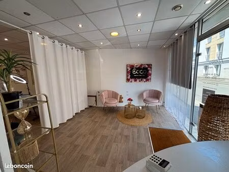 local commercial la madeleine - dispo été 26