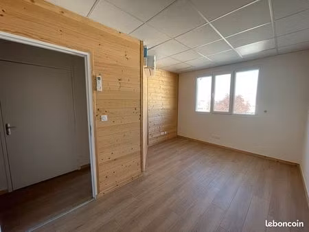 bureaux  local commercial 47 m² clermont ferrand