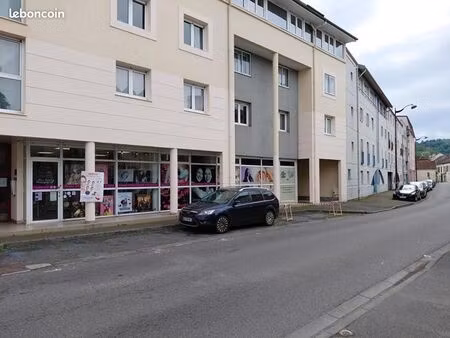 local commercial 140 m²