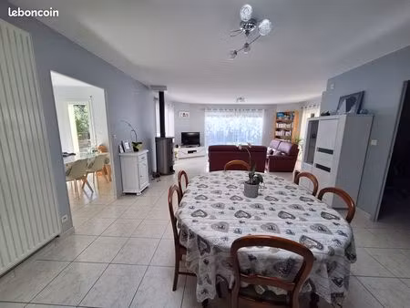 maison de plain pied avec jardin arboré