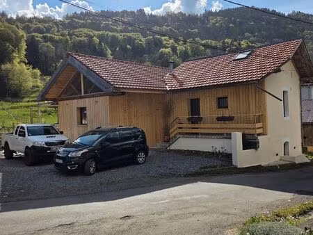 petite maison dans hameau