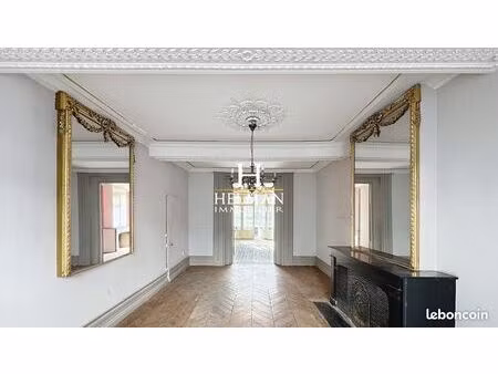 maison 9 pièces 260 m²