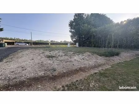 terrain 525 m² beynes