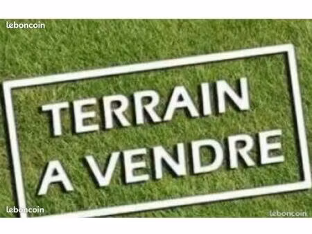 terrain à bâtir■1100m2■avec grand hangar sur le terrain■au calme  près du super u et de l 