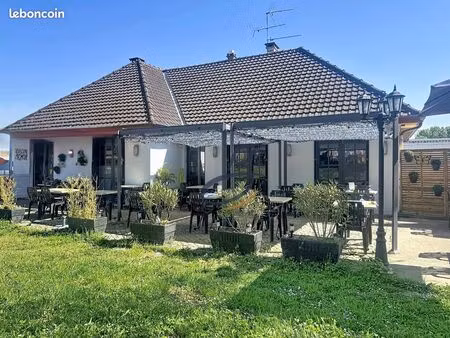 immeuble 120 m² saint-jean-de-soudain