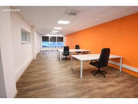 local 210 m²