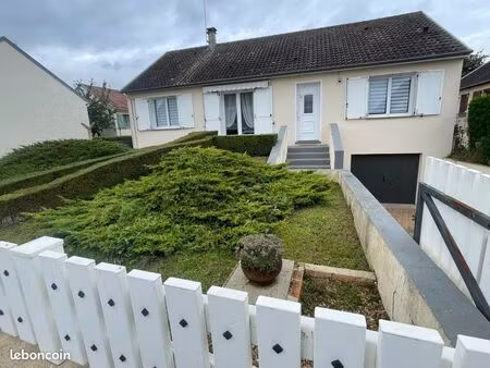 maison derrière super u trois chambres sur sous-sol total