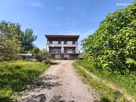 maison 10 pièces 247 m²