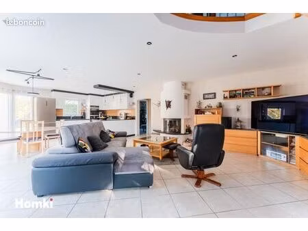 moulin 6 pièces 136 m²