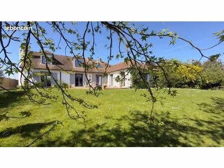 villa 6 pièces 216 m²