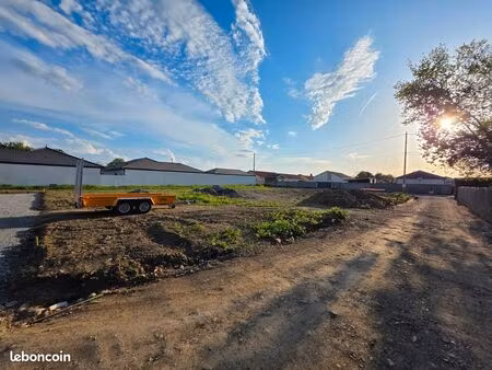terrain 1400m² bazet