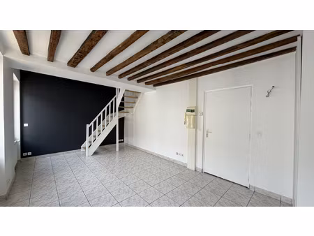 neauphle le chateau - appartement 2 pieces avec parking
