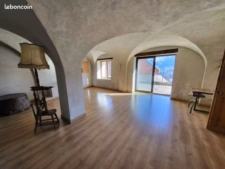 propriété 95 m² auris