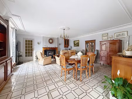 maison le genest saint isle 7 pièce(s) 216 m2