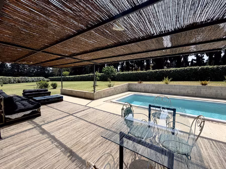 propriété familiale avec piscine et grand terrain à plan-d'o