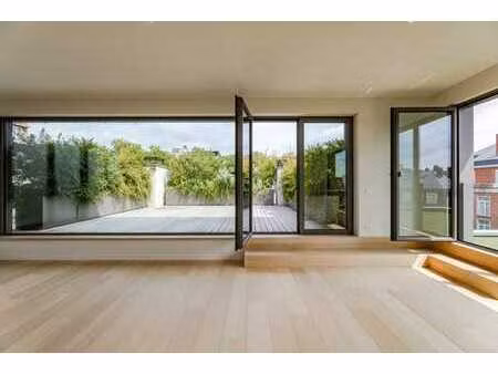 quartier horizon  belle maison 3 façades de 460 m² sur 2a75