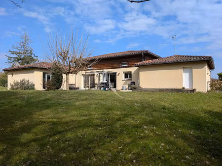 maison montracol 4 pièce(s) 141.11 m2
