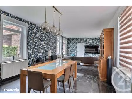 maison 9 pièces 260 m²