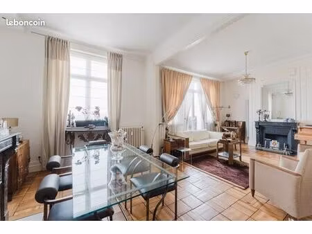 appartement - 162 38 m² - 8 pièces