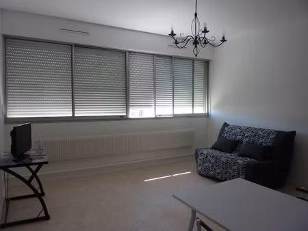 appartement t1 situe au centre ville
