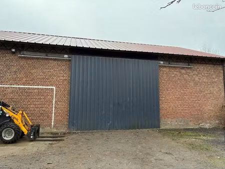 hangar 150m² sécurisé