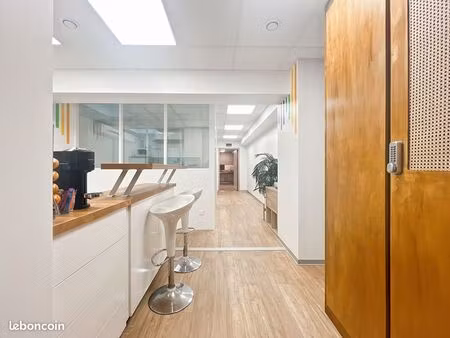 local commercial 66 m² paris