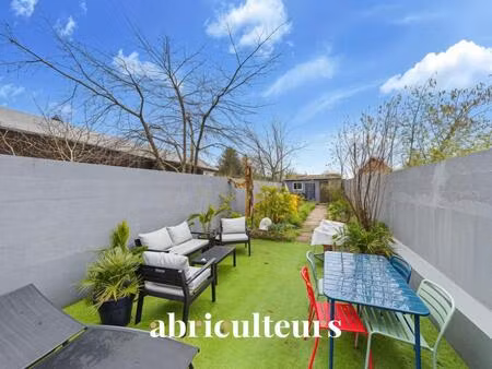 plein bourg  jolie maison ancienne parfaitement rénovée - 2 chambres  terrasse  jardin et 