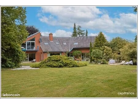 villa 10 pièces 319 m²