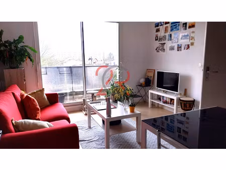 appartement t2 lumineux avec balcon et parking