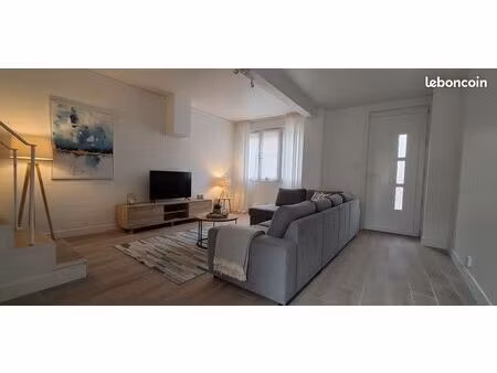 maison avec extérieur