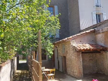 maison avec jardinet