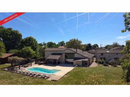 maison d'exception à vendre à champniers - 295 m² sur terrain de 4700 m² avec piscine