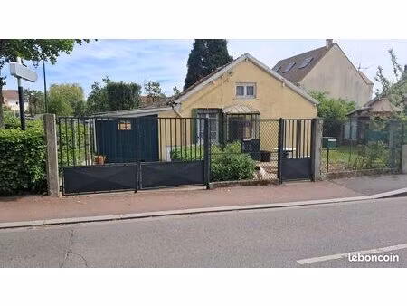 maison 63 m² environ sur 400 m² de terrain