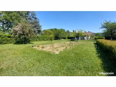 terrain constructible 900 m² | chavanod | exposition sud-ouest