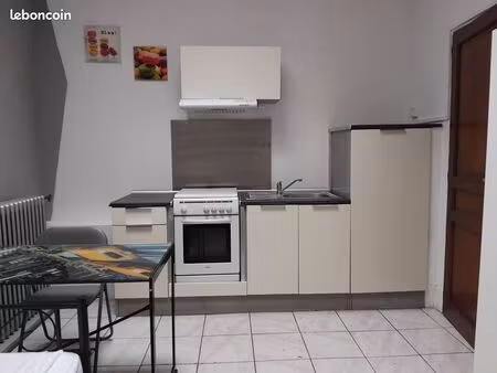 studio meublé très proche gare