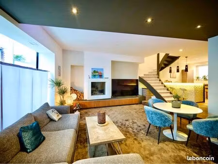 rare. belle maison de ville / appartement   proximité plages