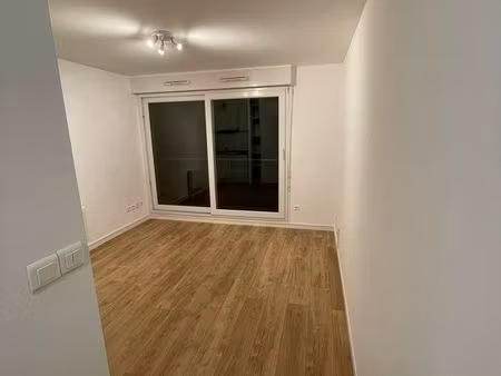studio rénové résidence parking