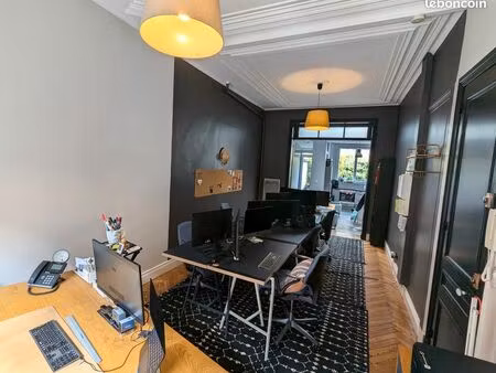 bureaux de standing 49 m² – rénovation soignée  terrasse privative – la madeleine