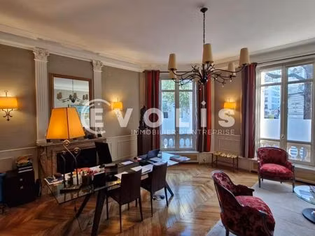 bureaux 180 m²
