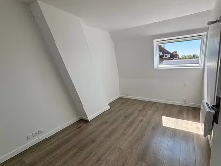 bureau à louer 10m² ou 20m² - roubaix centre - charges incluses