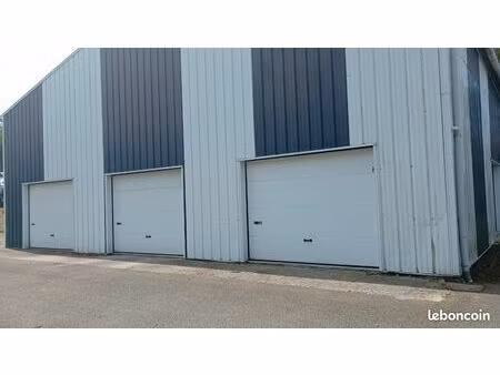 location garage-box 28 m2