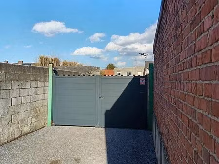 garage/box dans espace sécurisé à courrières