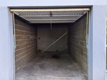 location garage/box 15m2