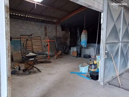 espace de stockage 100m2 idéal artisan