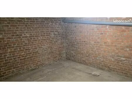 local 15 m2 sous habitation