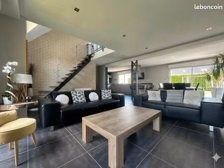 maison individuelle semi-plain-pied - 4 ch - garage & jardin - sud