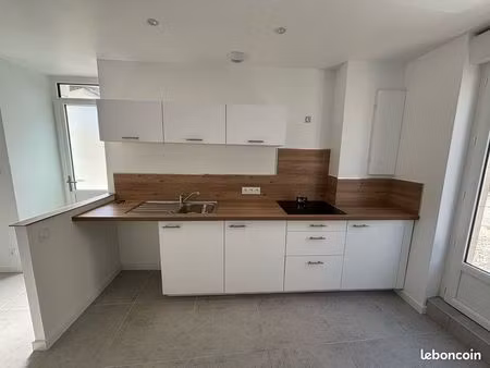 t3 rénové 80 m2 à saint lambert du lattay