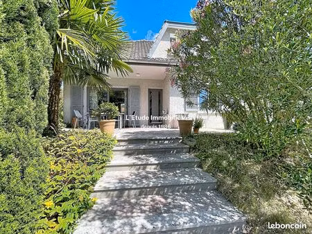 villa 7 pièces 147 m²